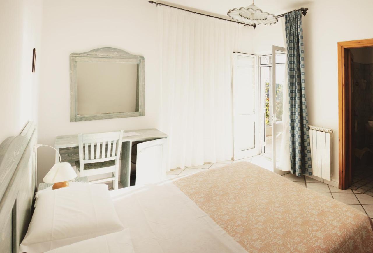 Albergo Villa Mario Sant'Angelo  Esterno foto