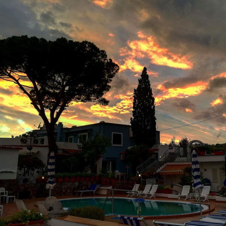 Albergo Villa Mario Sant'Angelo  Esterno foto